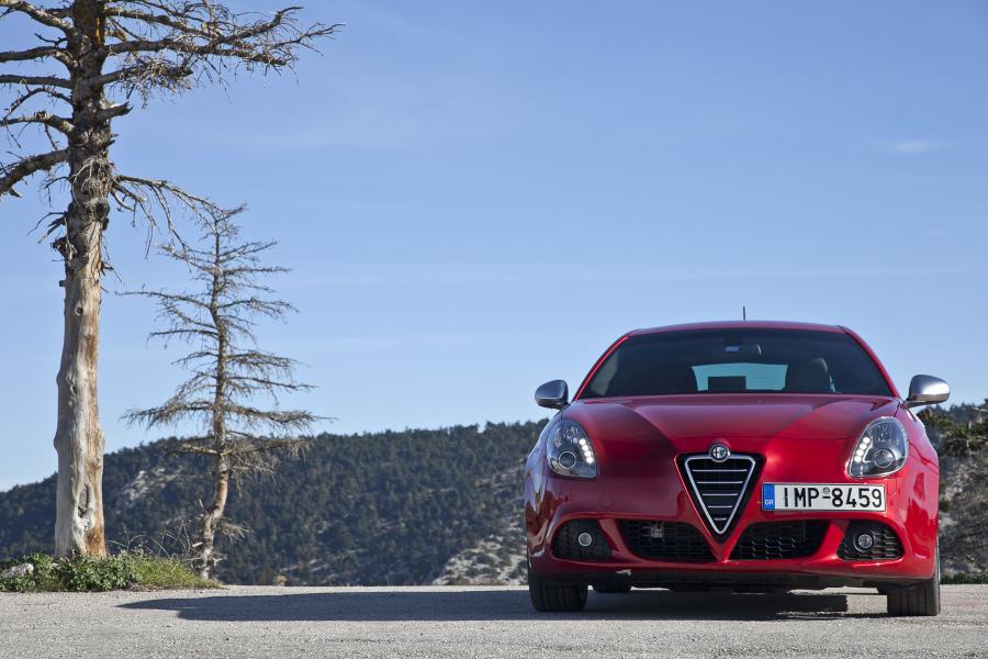  Alfa Romeo Giulietta Quadrifoglio Verde (940) 2010 года  (фото 7 из 48)